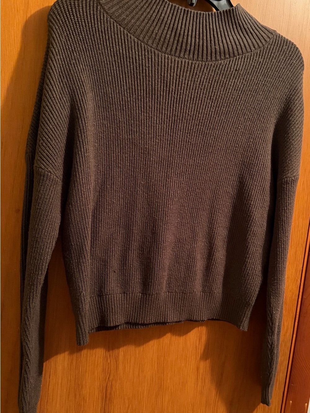 Ribbed Mock Neck Sweater in Dark Brown